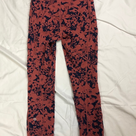 LuLu Final lap Crop Sz 4 - Picture 3 of 9